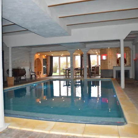 In With Private Indoor Pool, Cleaning Included Holiday home *